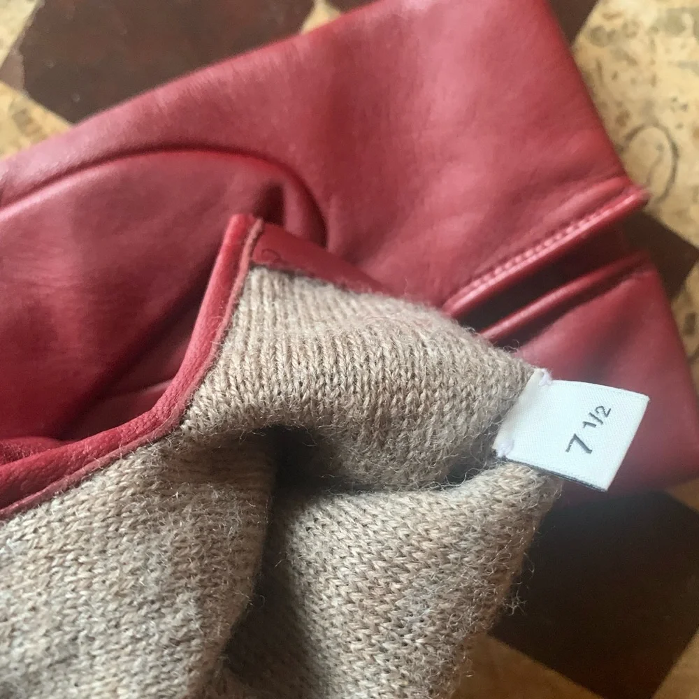Sale PRE-VALENTINE!! NWOT COACH CHERRY RED LEATHER TECH GLOVES 7.5 NOT WORN - Picture 3 of 3